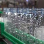 Entenda como Elias Assum Sabbag Junior explica a importância da engenharia na eficiência energética do setor plástico.