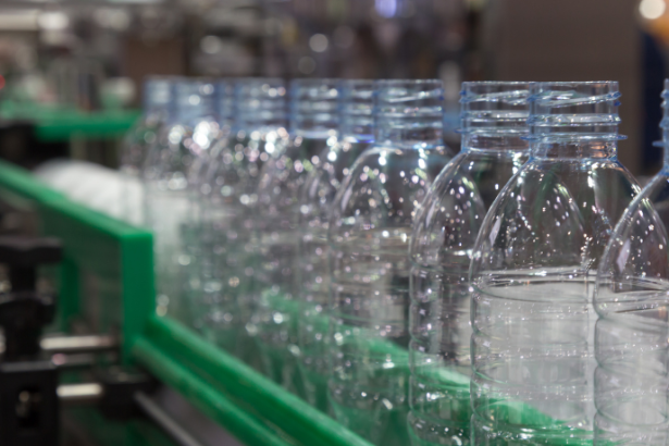 Entenda como Elias Assum Sabbag Junior explica a importância da engenharia na eficiência energética do setor plástico.