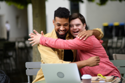 A tecnologia na educação especial, com a visão de Sérgio Bento De Araújo, impulsiona novos modelos de negócio focados em inclusão, inovação e impacto social.