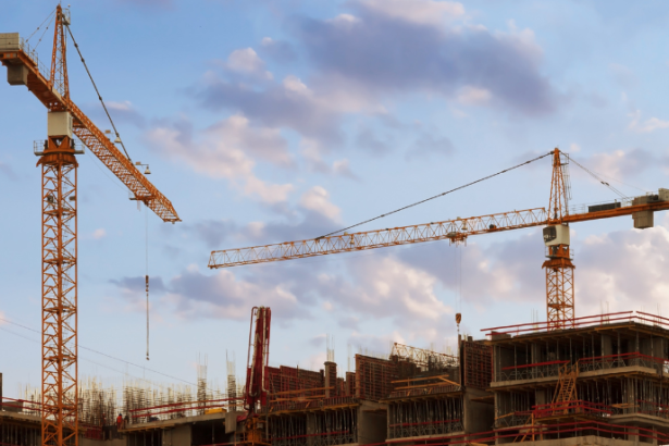 Valderci Malagosini Machado analisa como empreender na construção civil em um cenário de custos elevados, destacando decisões estratégicas para manter a competitividade.